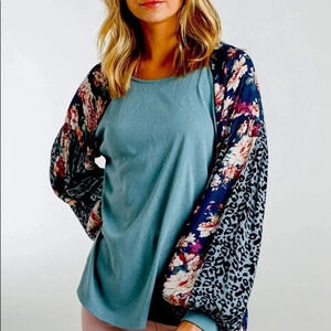 Boutique NWT Floral Animal Print Puff Sleeve Top. Boho